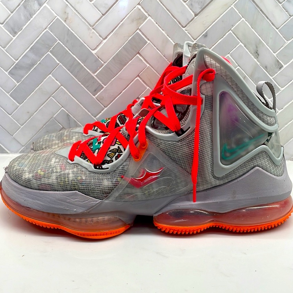 Nike Labron 19 basketball shoes